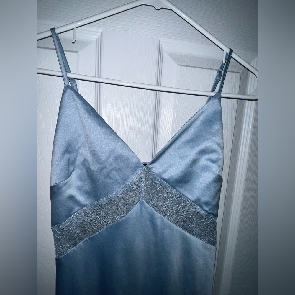 Dynamite Satin dress - Picture 3 of 3